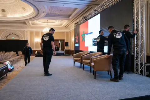 equipe moonprod lors de l installation 2